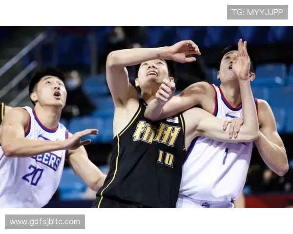 上海112-80大胜山西迎11连胜 李弘权贡献27分